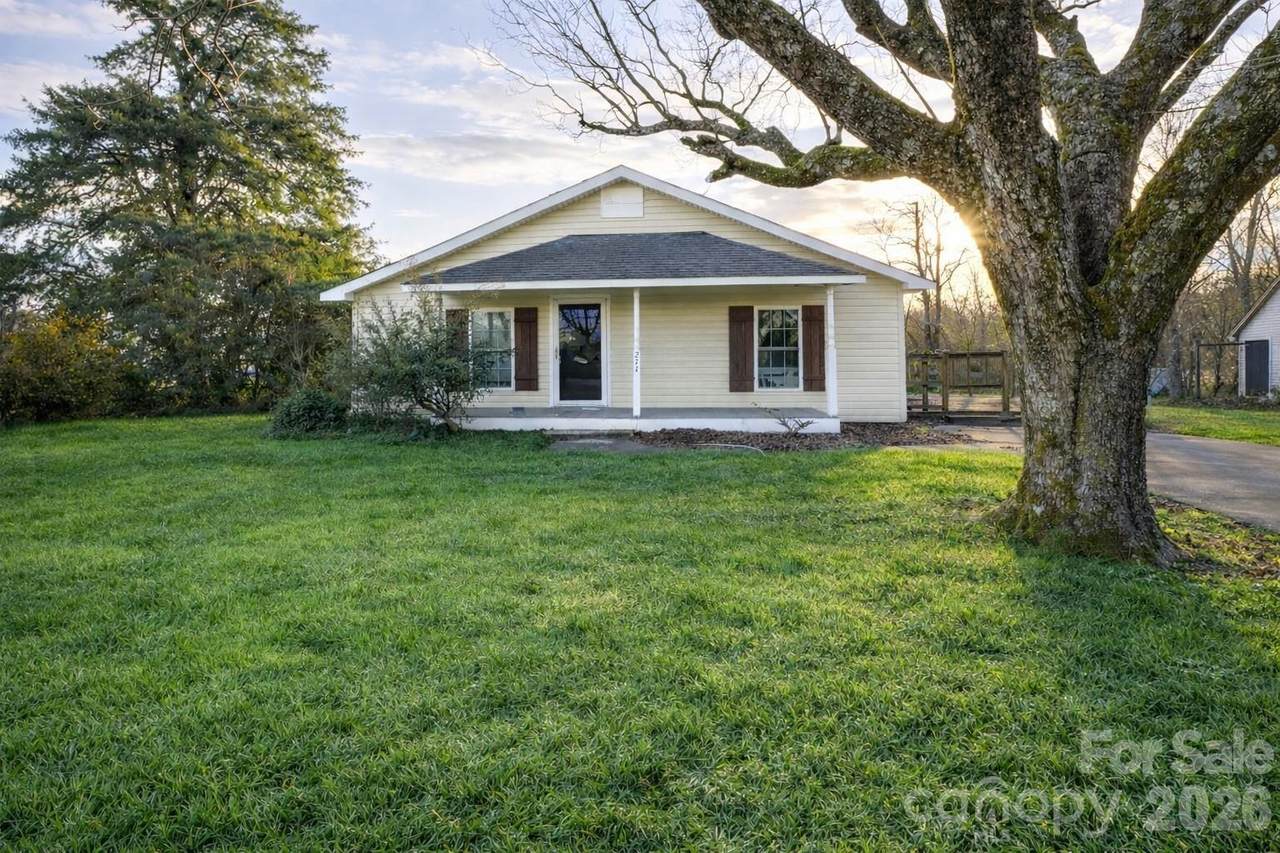 211 Webb Farm Road - Photo 1
