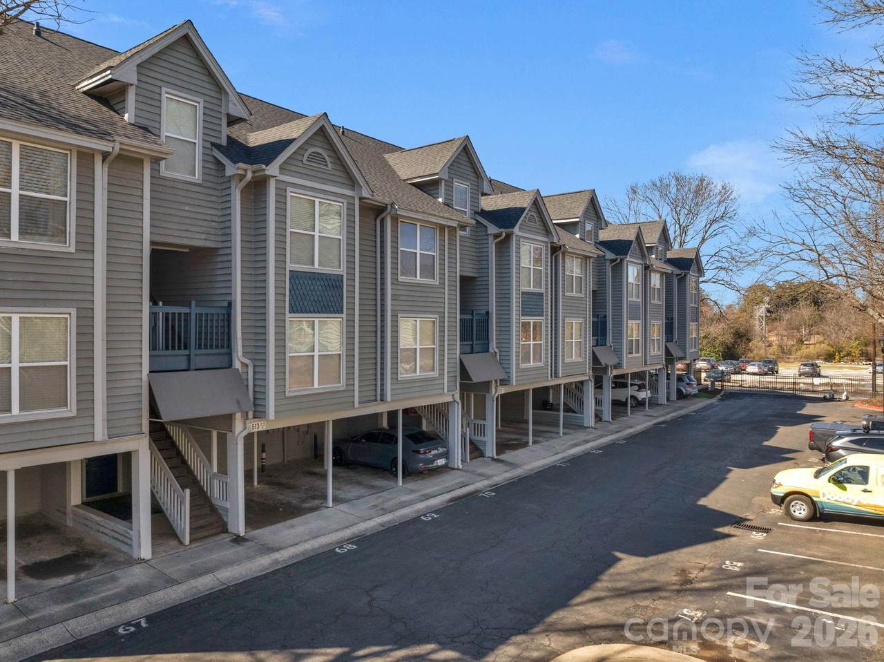 513 N Graham Street - Photo 1