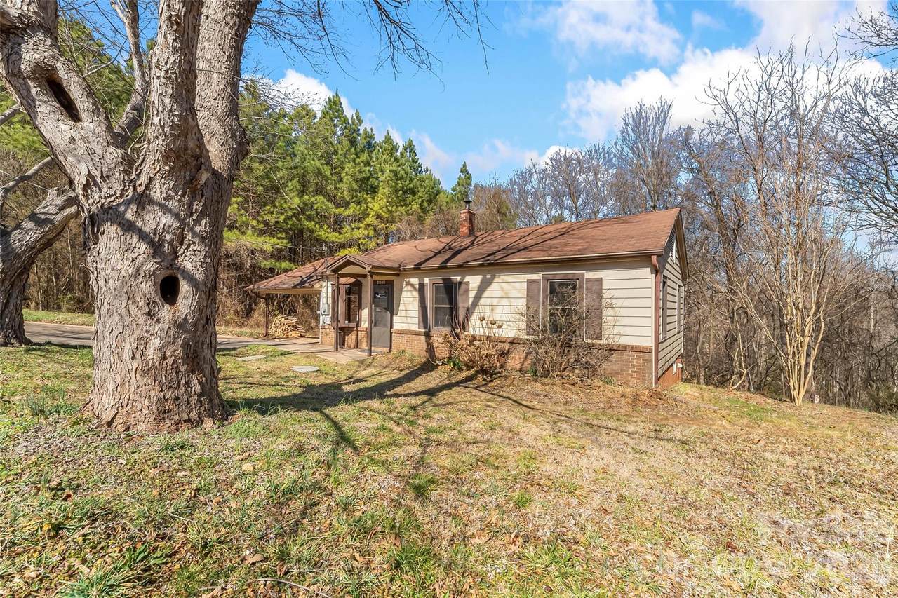 4676 Bowman Road - Photo 1