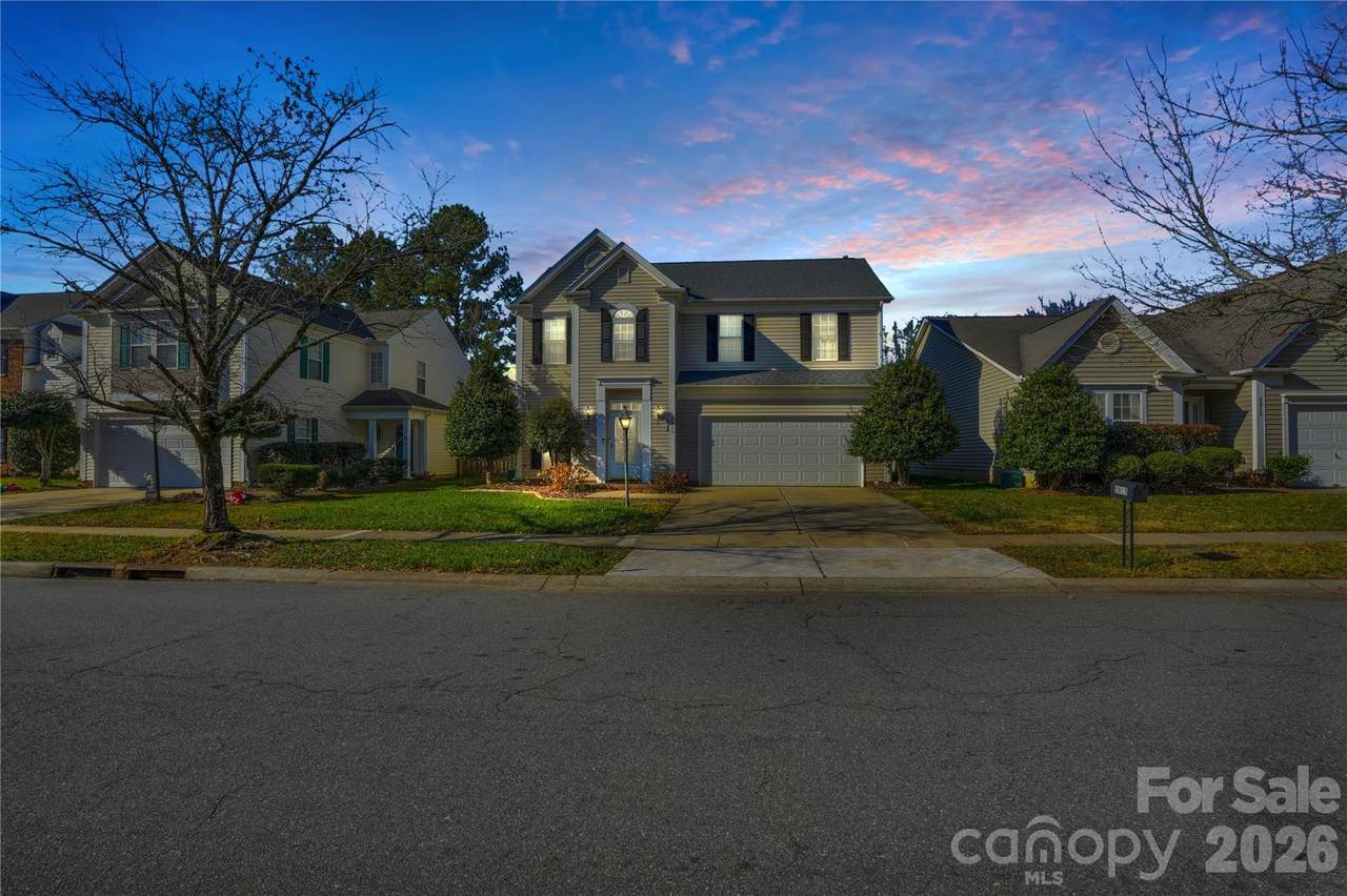 5815 Waverly Lynn Lane - Photo 1