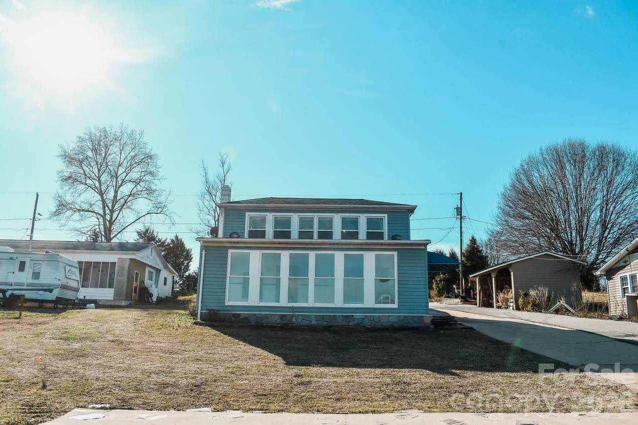 4928 Northcrest Street - Photo 1