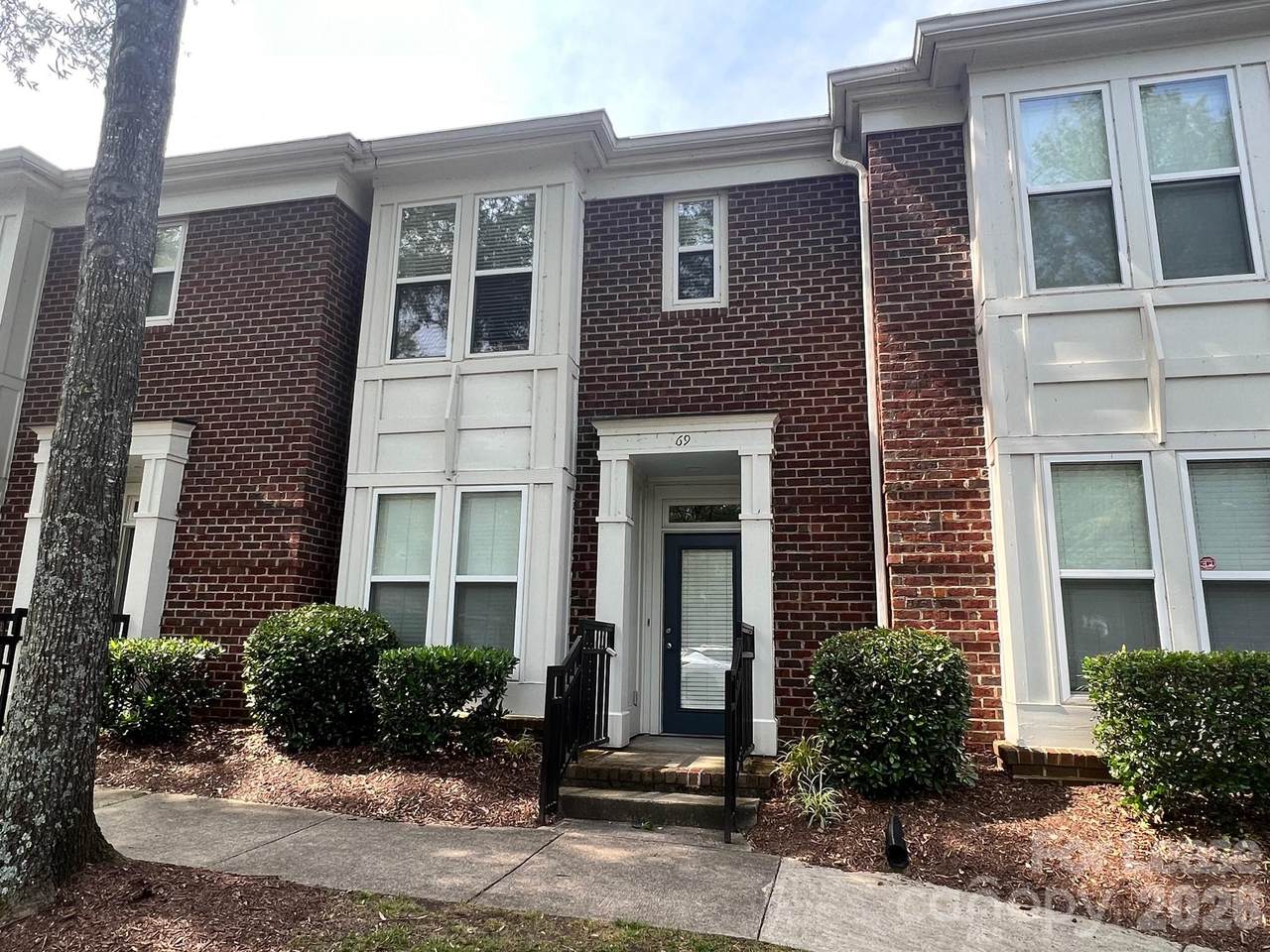 819 Northeast Drive - Photo 1