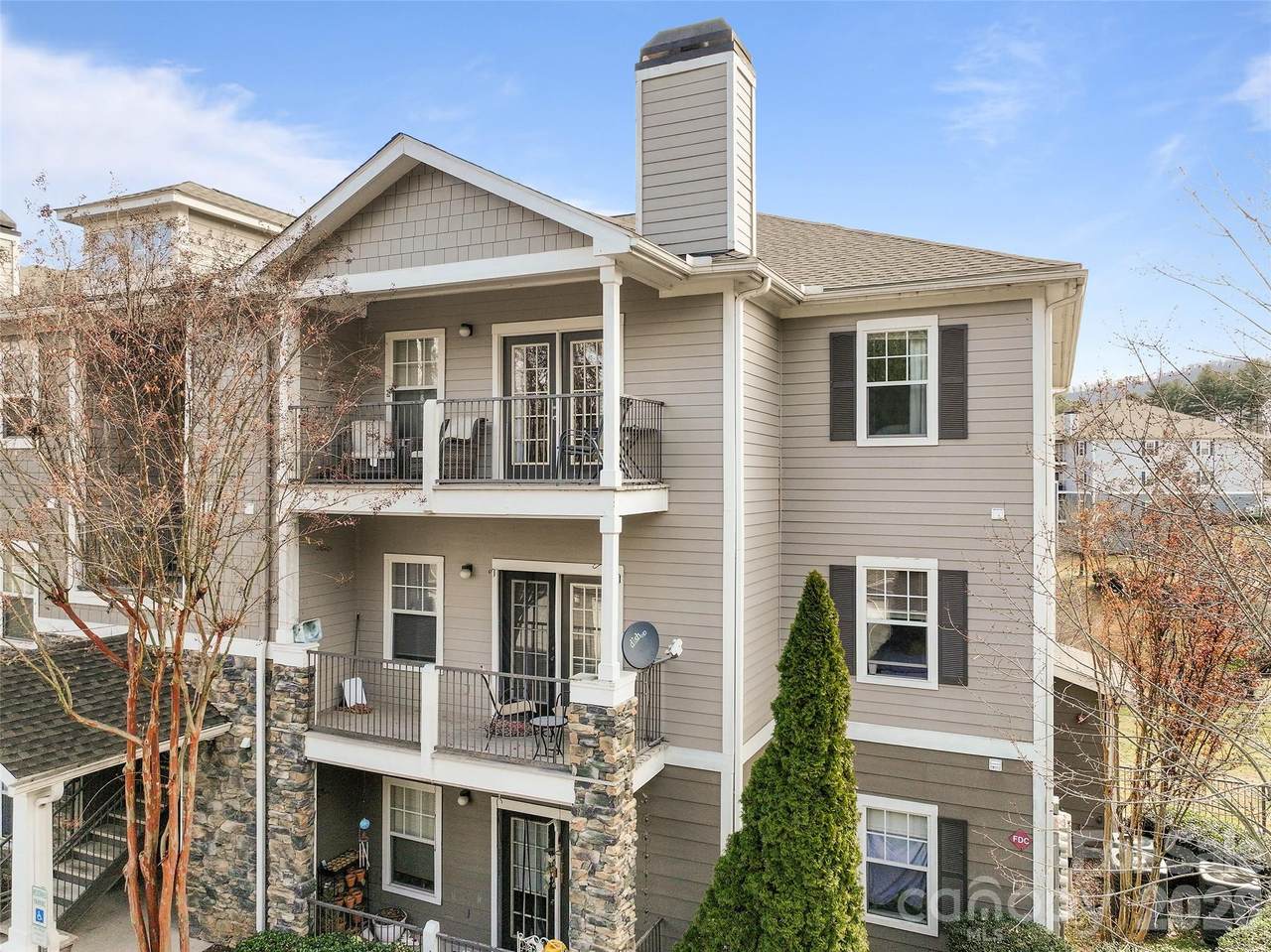 900 Vista Lake Drive - Photo 1