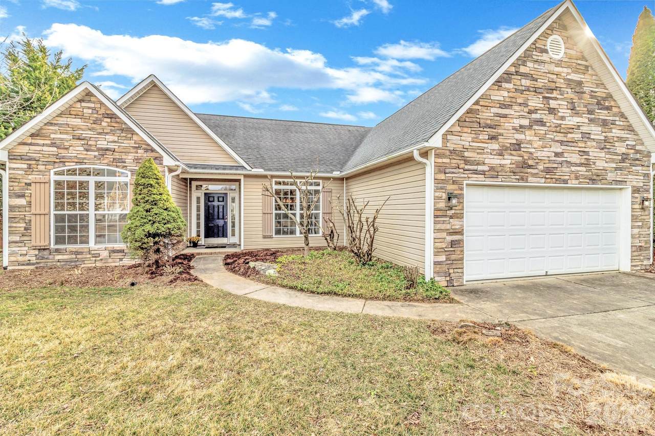 7 Hiawassee Road - Photo 1