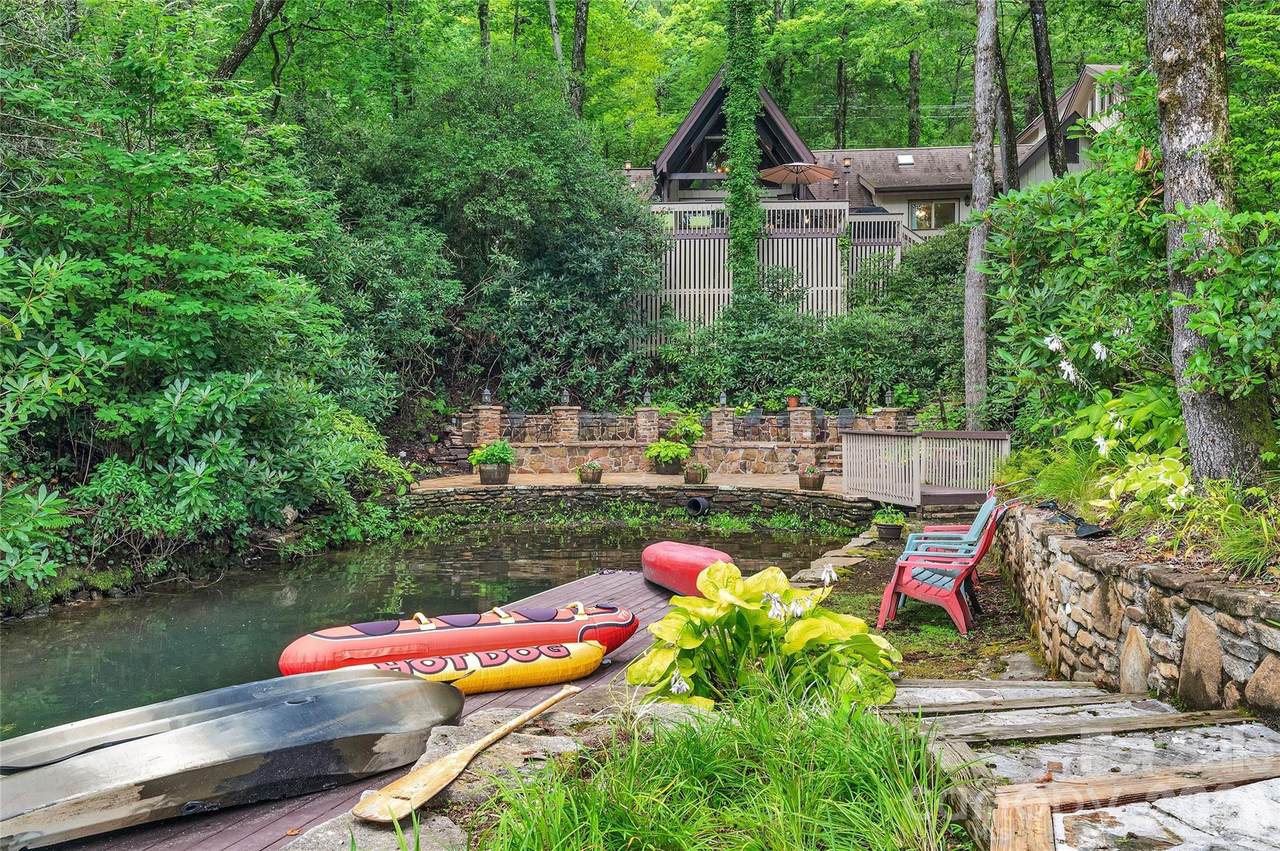 562 West Club Boulevard - Photo 1