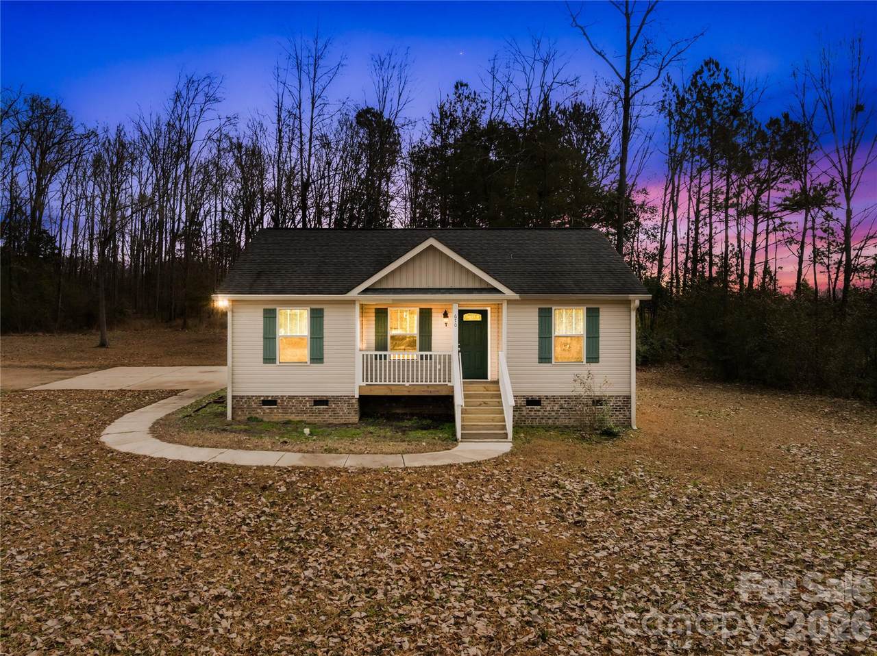 670 Summersby Street - Photo 1