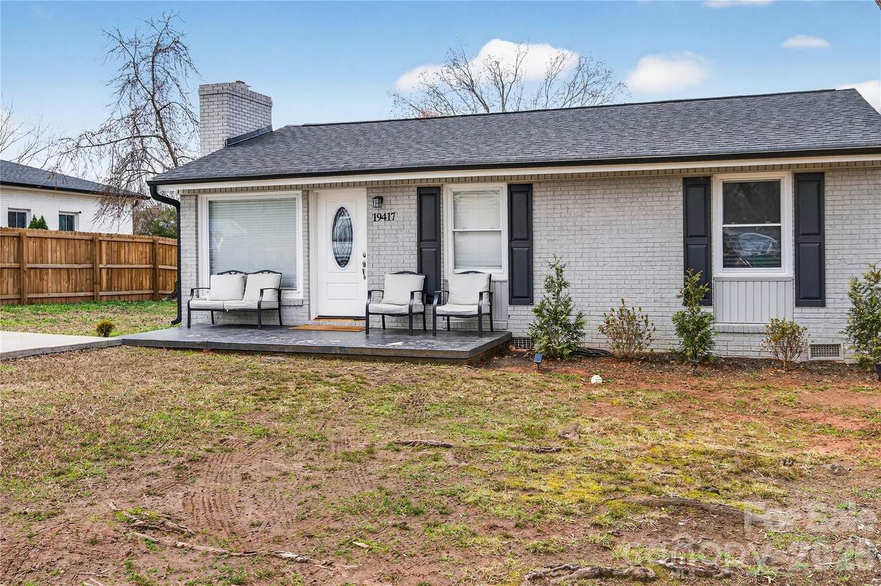 19417 Center Street - Photo 1