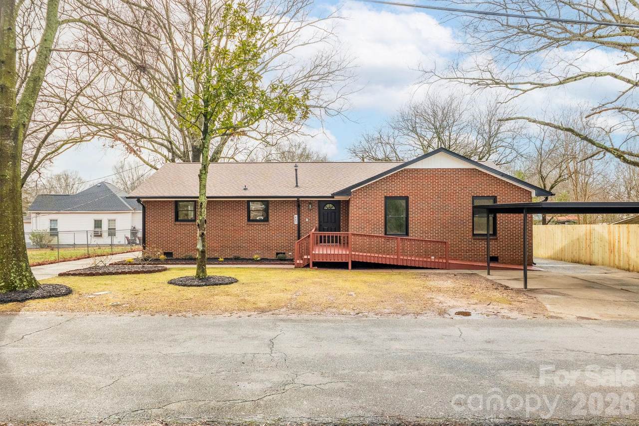 407 Thomas Street - Photo 1