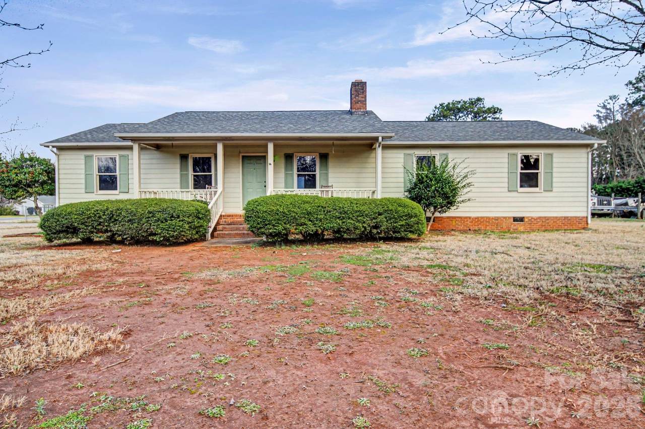 102 Roxie Lane - Photo 1