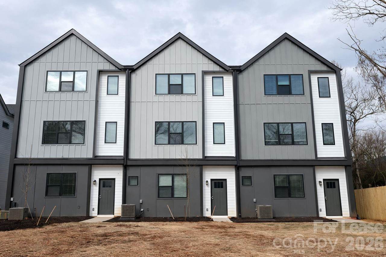 3432 Brookshire Boulevard - Photo 1