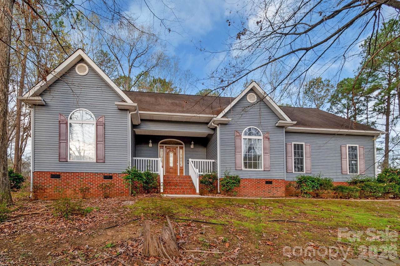 722 Canterbury Drive - Photo 1