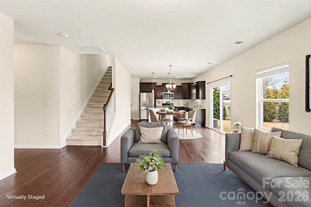 173 Glastonbury Drive - Photo 1