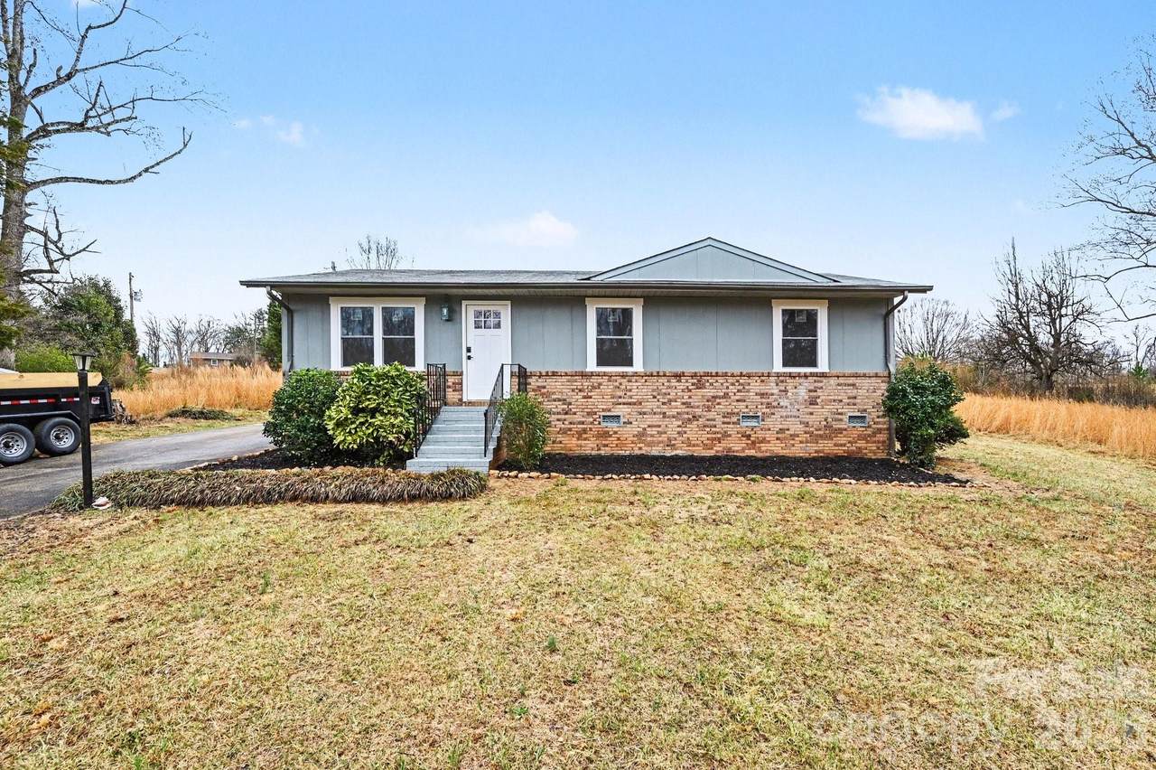 300 Lakewood Drive - Photo 1