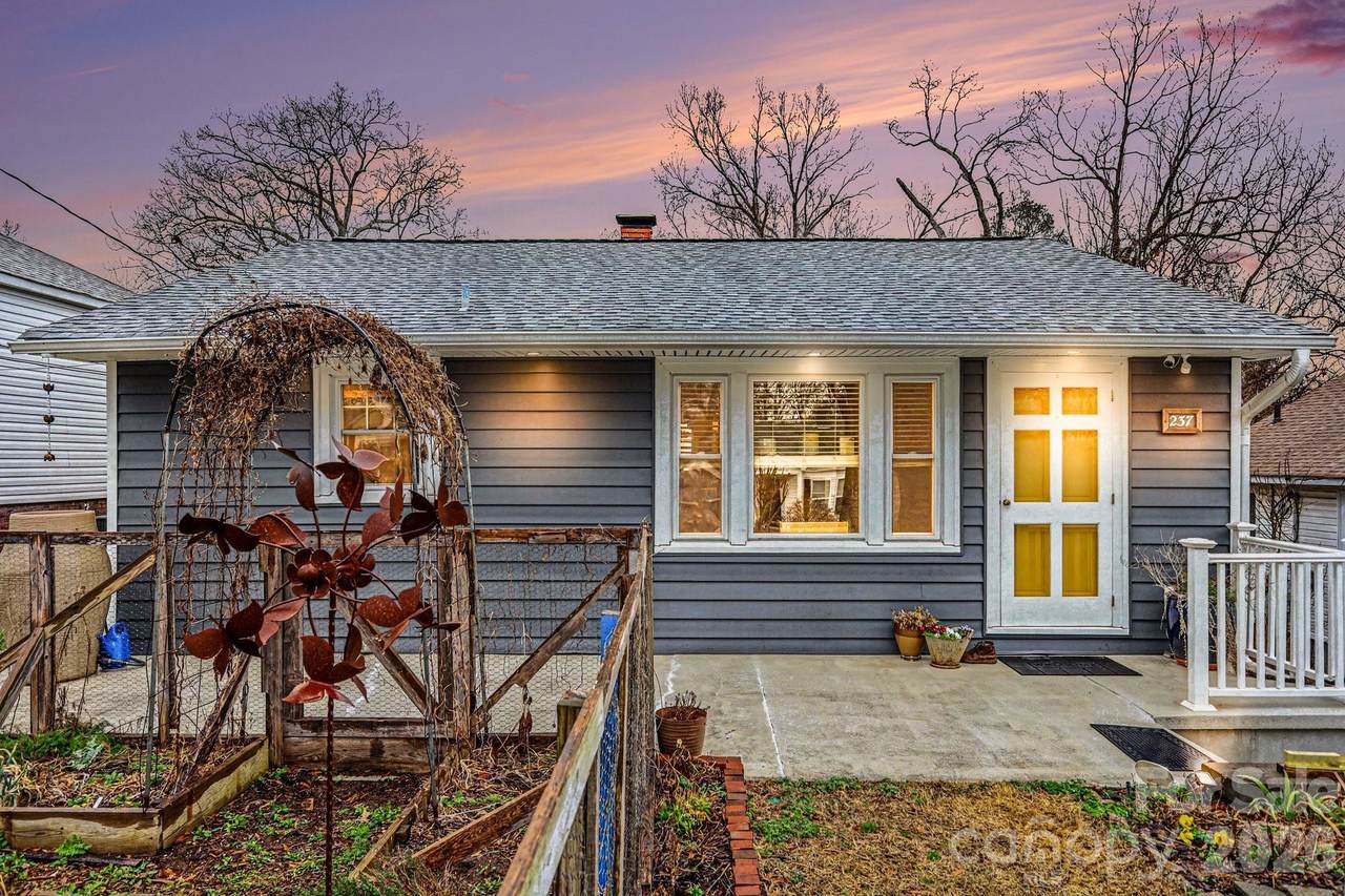 237 Jefferson Avenue - Photo 1