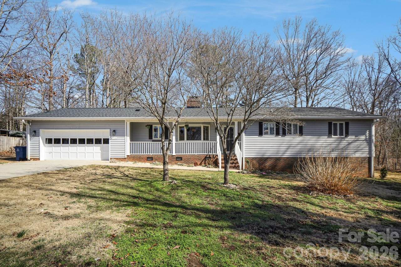 1140 Knollwood Drive - Photo 1