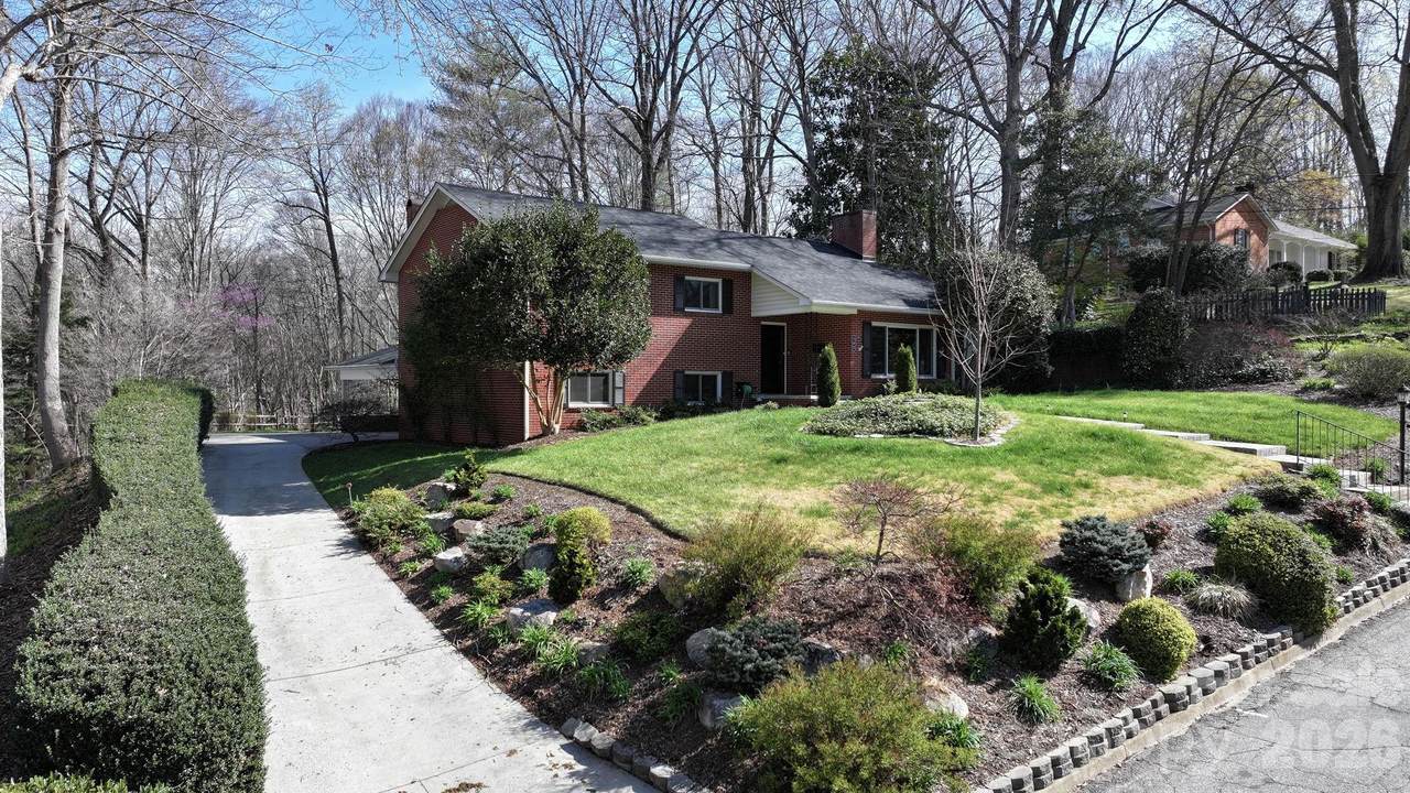 142 Pearson Drive - Photo 1