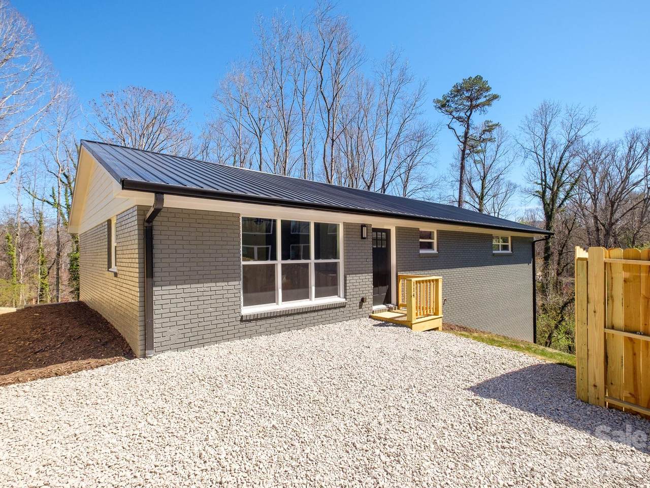 114 Shady Oak Drive - Photo 1