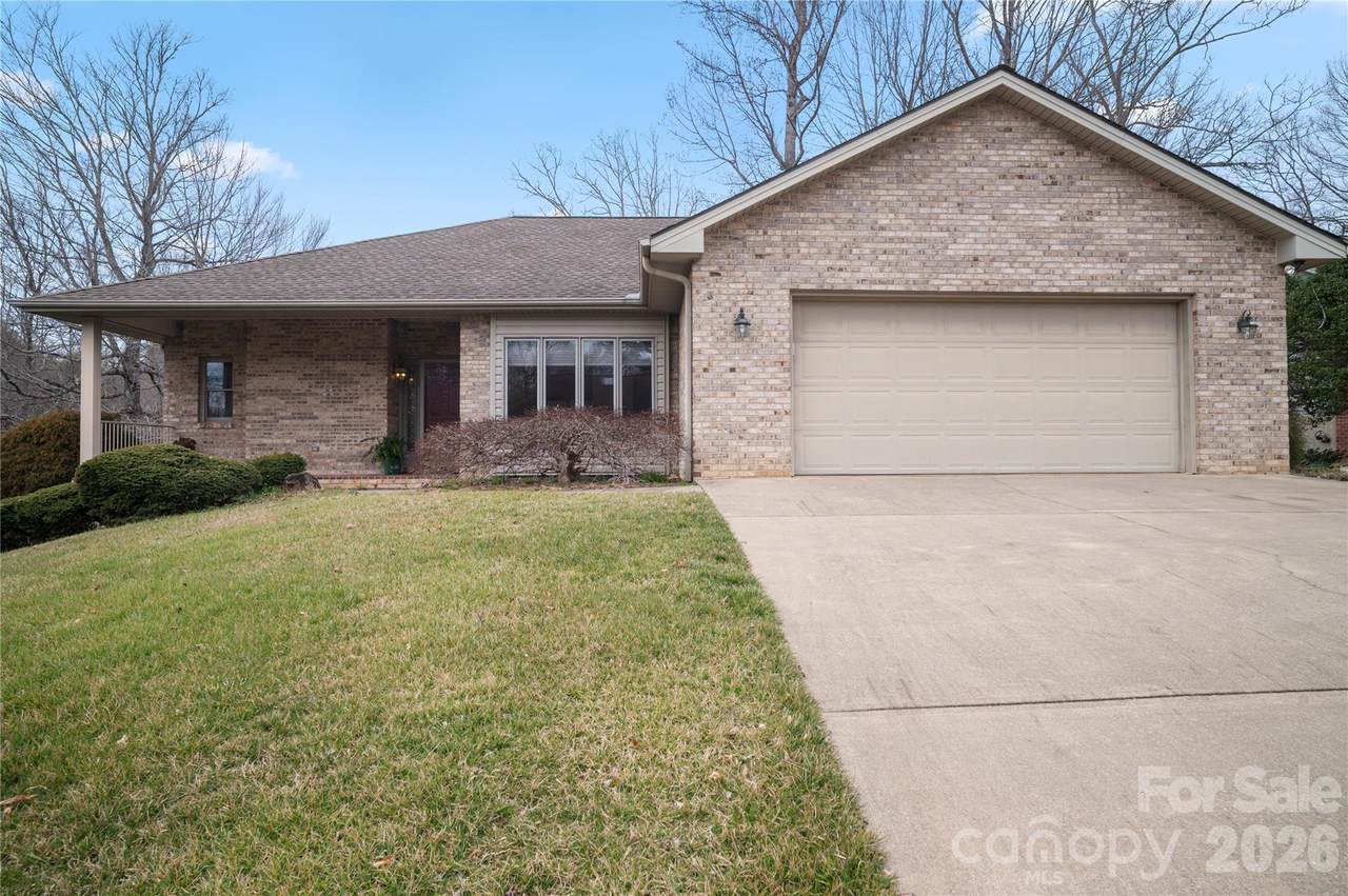 105 Fairway Knoll Drive - Photo 1