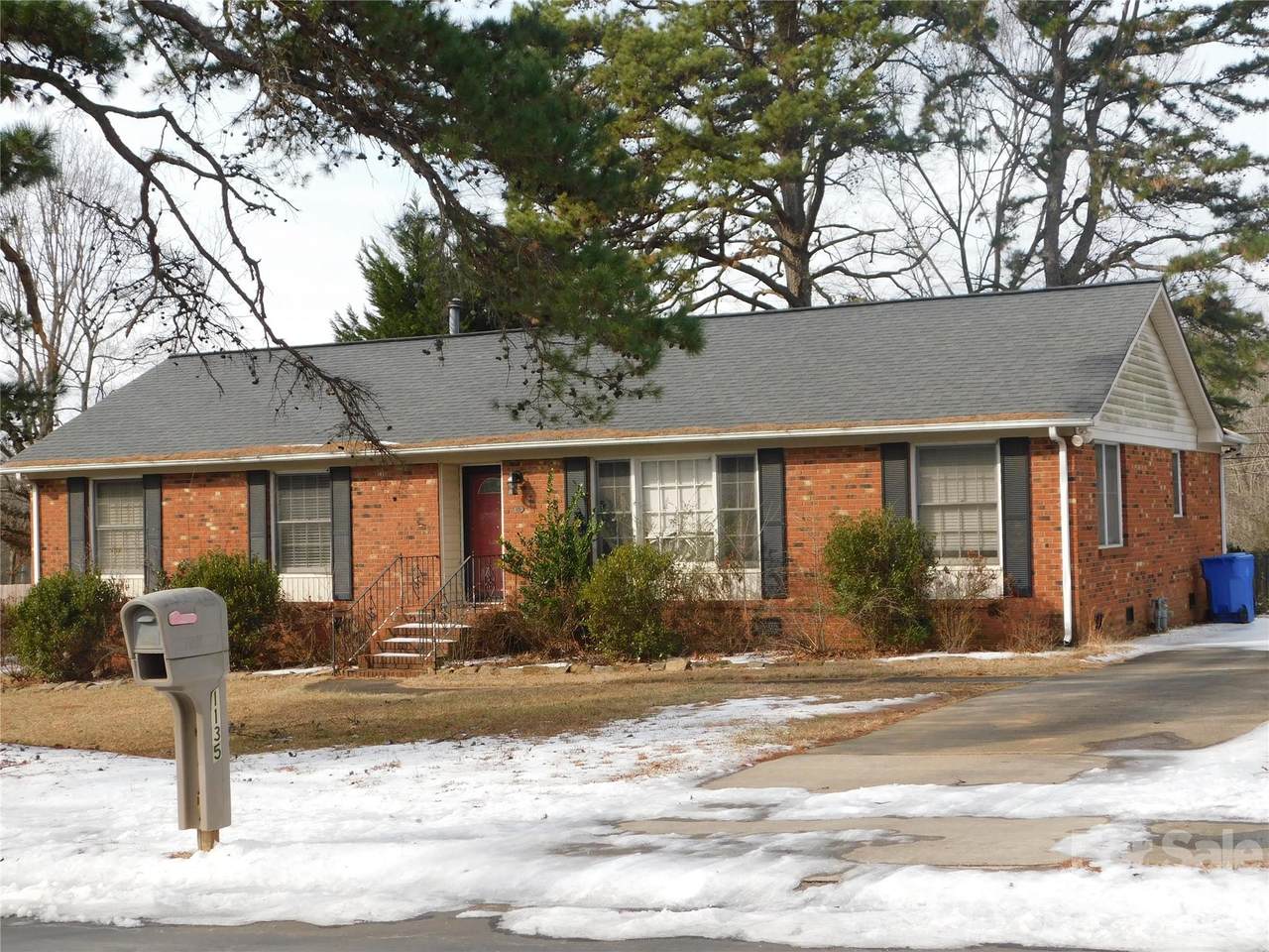 1135 Fieldstone Road - Photo 1