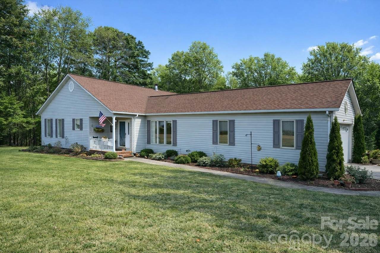 411 27th Avenue Circle - Photo 1