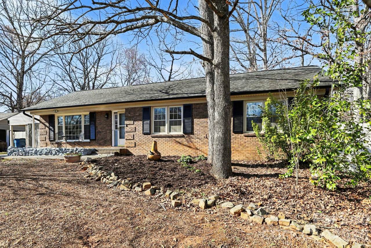 5308 River Falls Drive - Photo 1