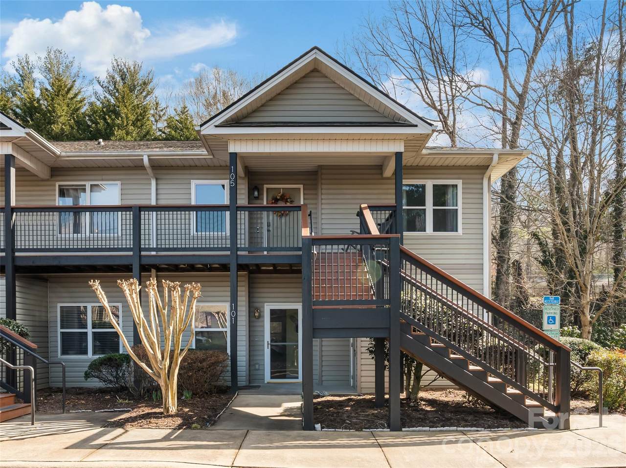 101 Carlyle Way - Photo 1