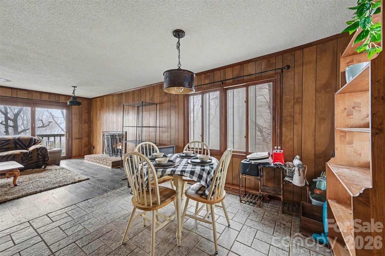 5495 Pine Ridge Drive - Photo 1