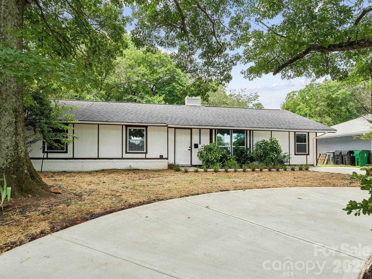 2000 Tyvola Road - Photo 1