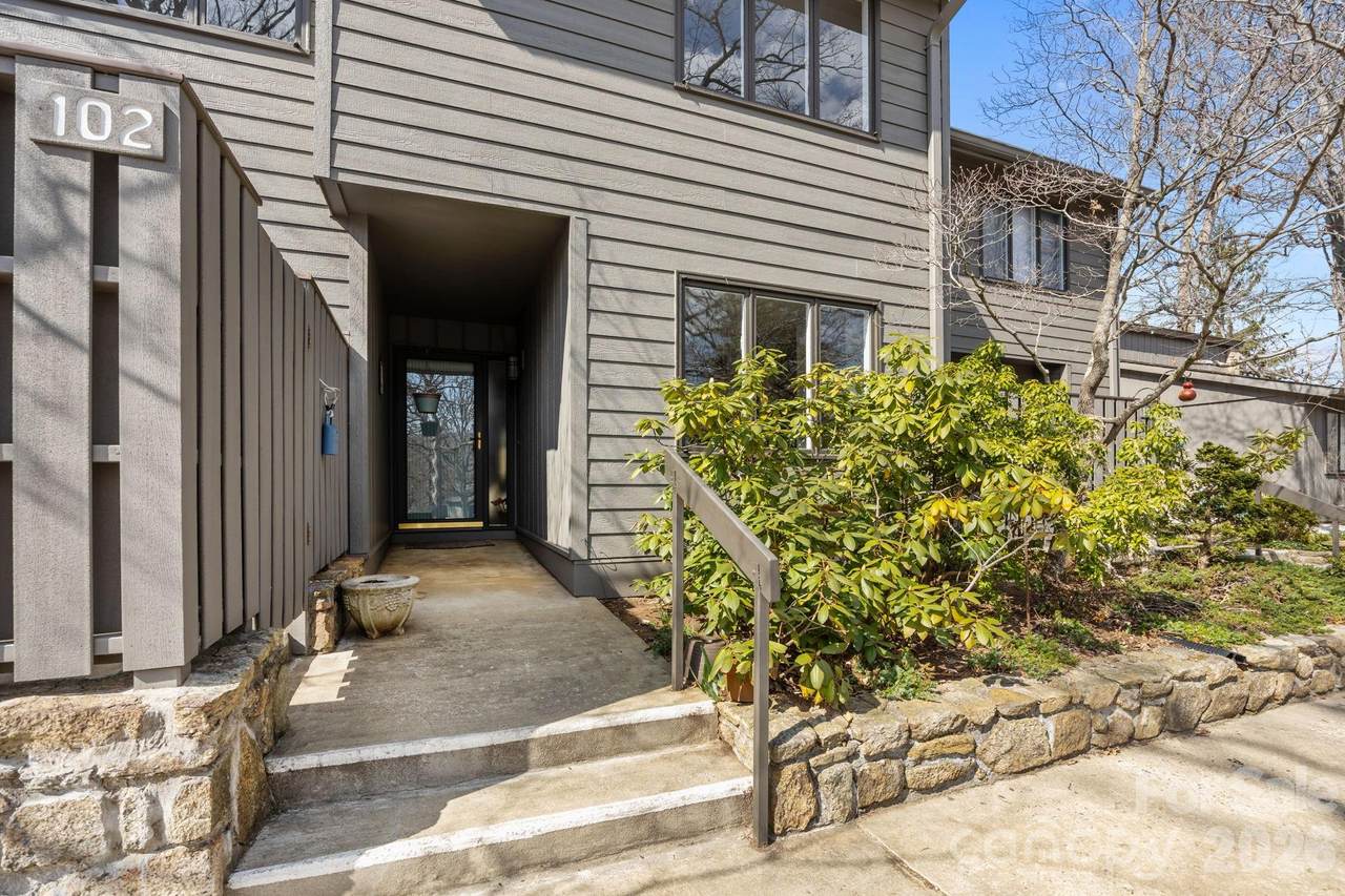 102 Crowfields Drive - Photo 1