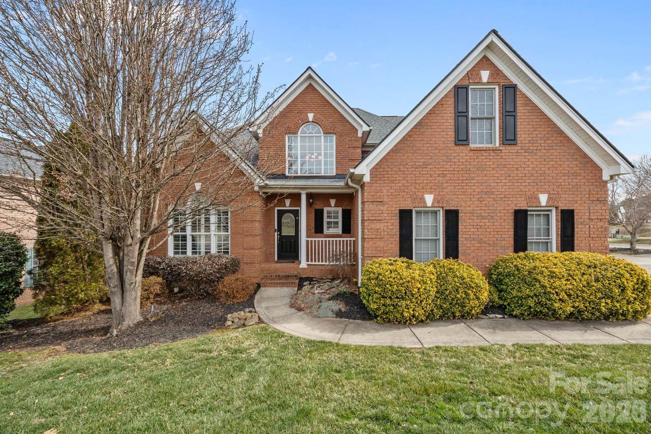 132 Tenth Green Court - Photo 1