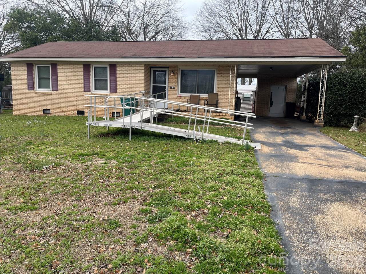 5543 Oakcrest Road - Photo 1