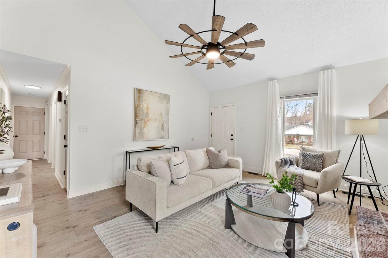 608 Azalea Lane - Photo 1