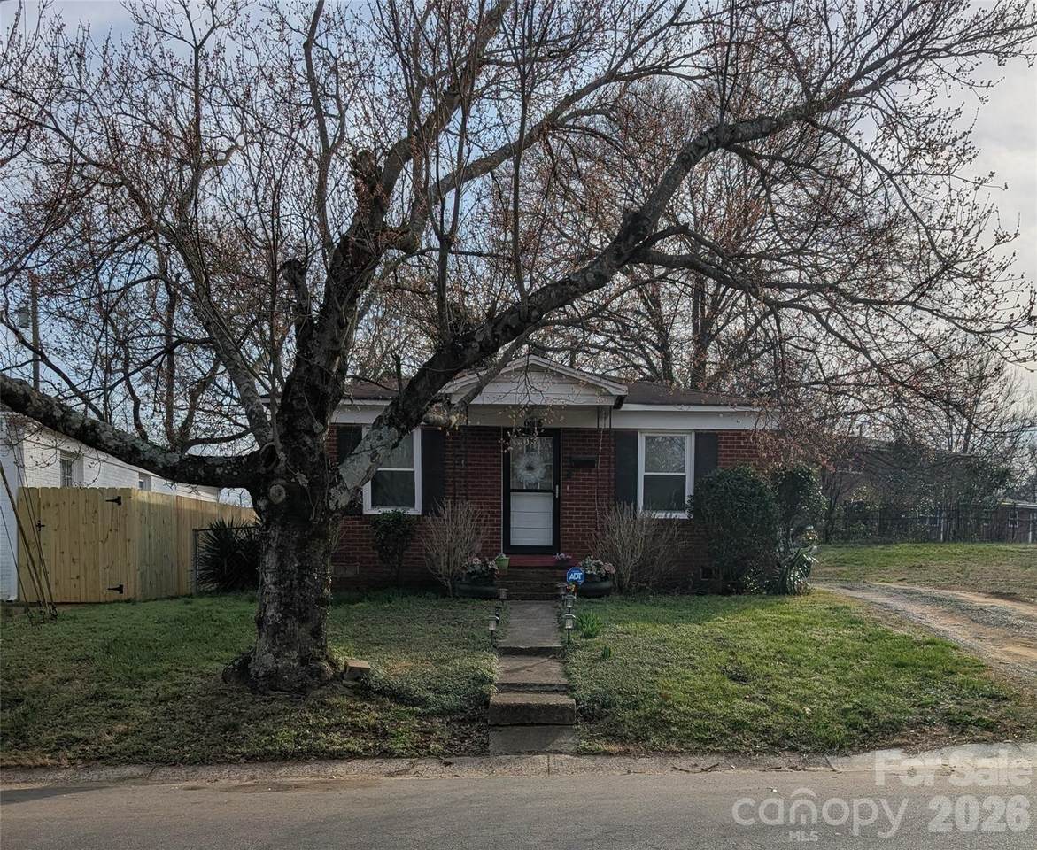 635 Chicago Avenue - Photo 1
