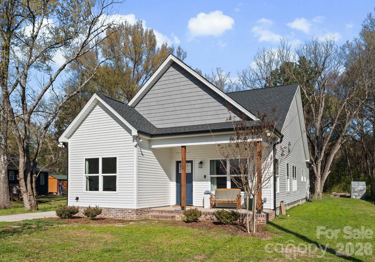 1112 Crawford Road - Photo 1