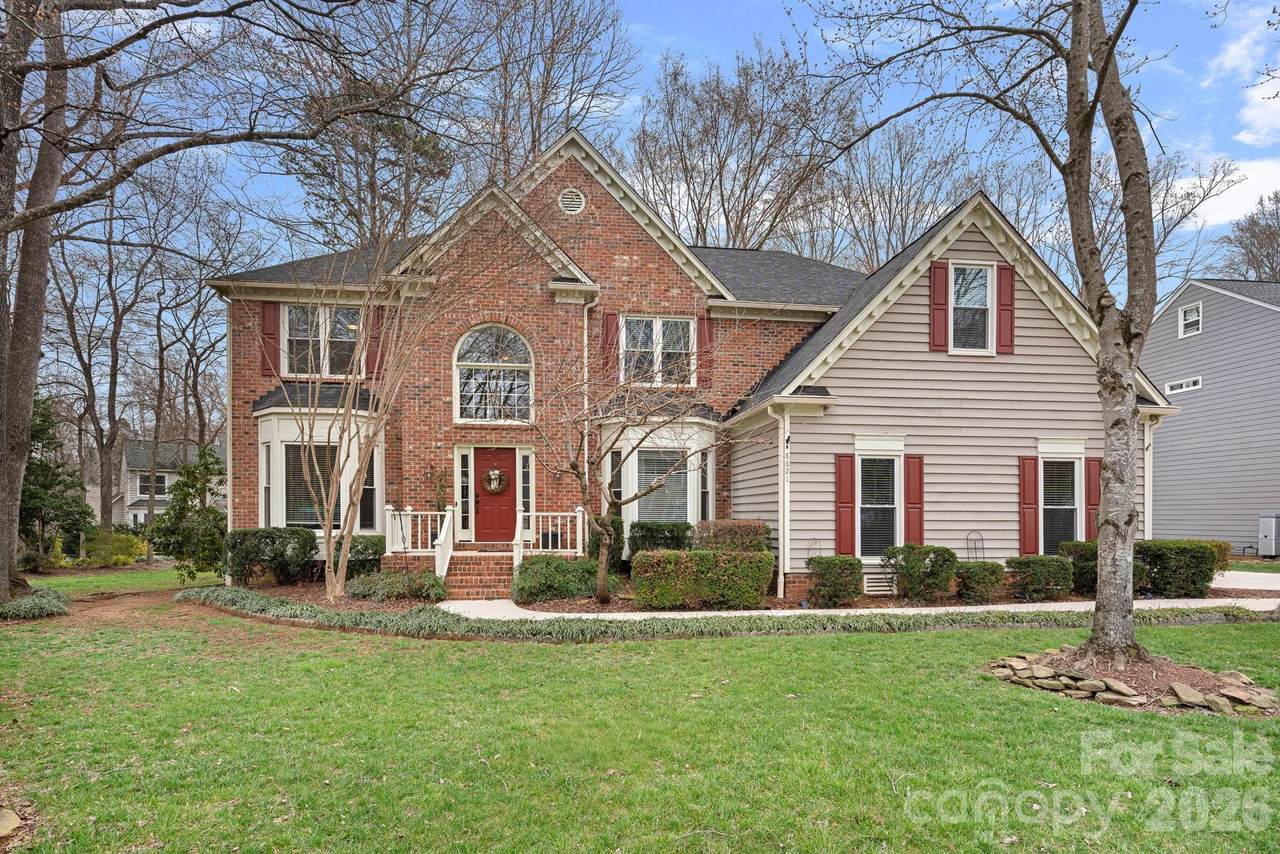 8621 Summerfield Lane - Photo 1
