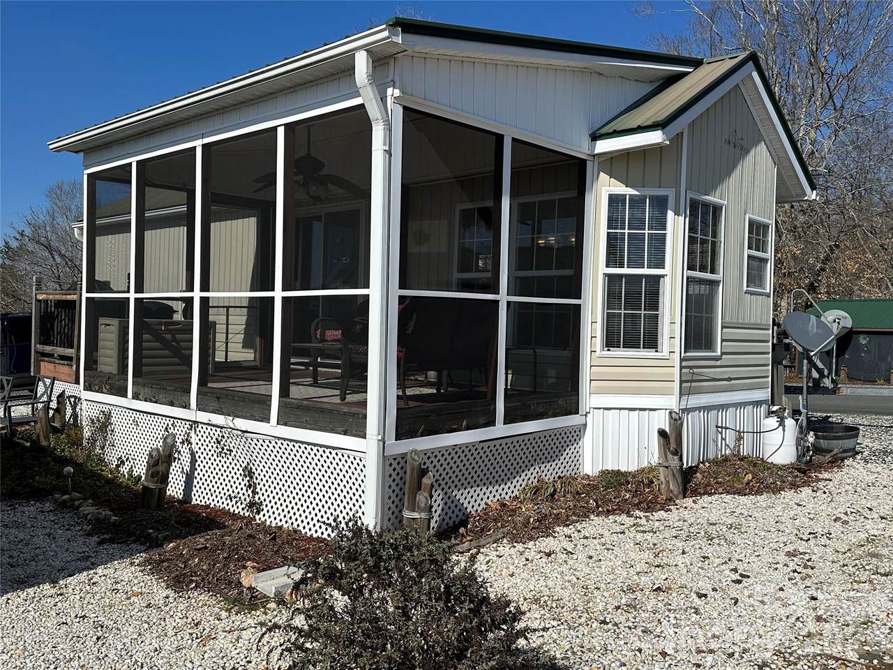 171 Grand View Drive - Photo 1