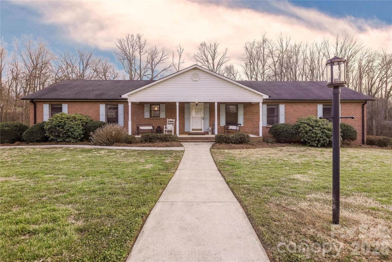 601 Azalea Lane - Photo 1