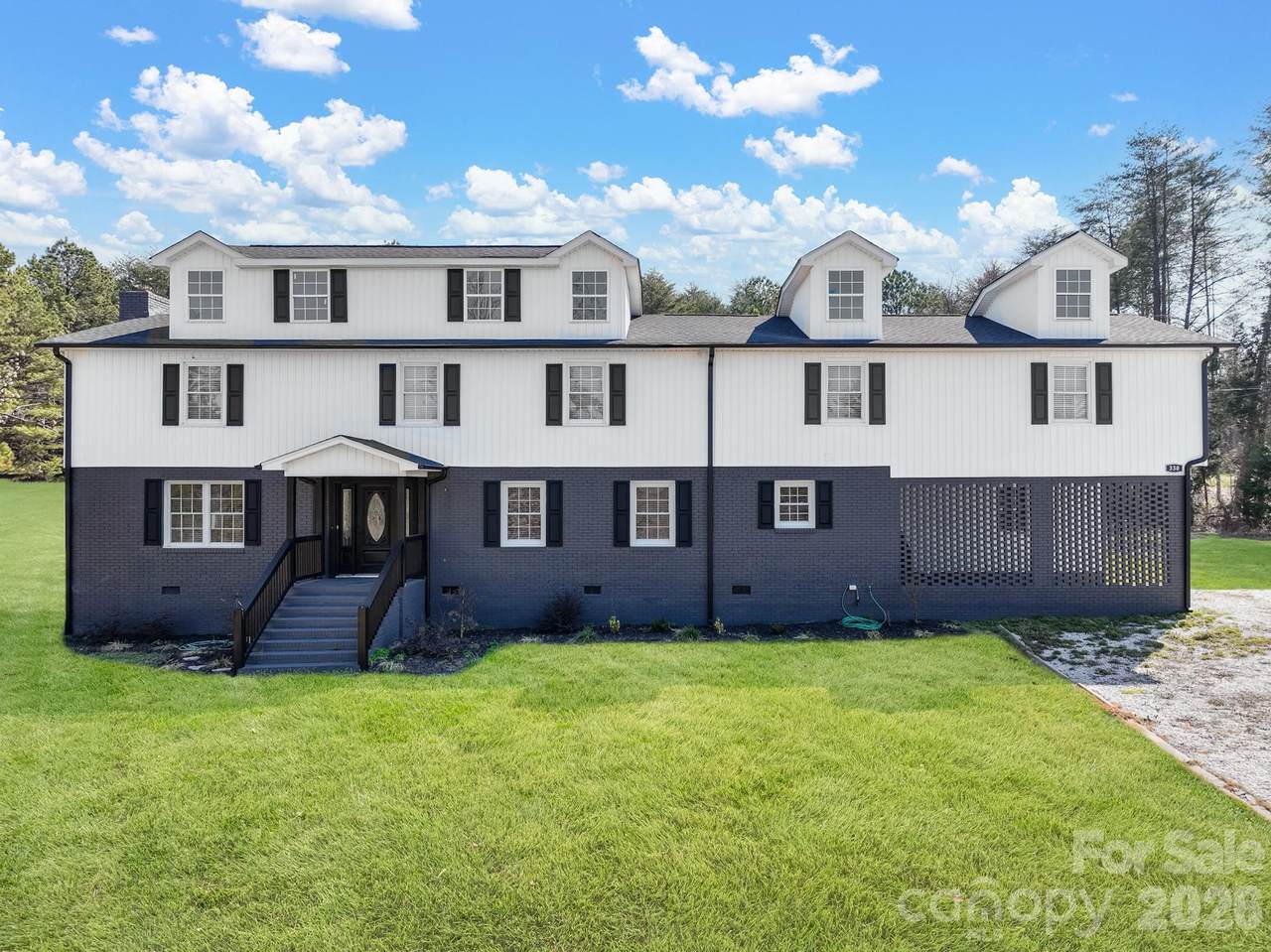 330 Skyview Drive - Photo 1