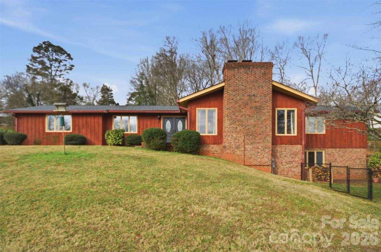 304 Honeysuckle Drive - Photo 1
