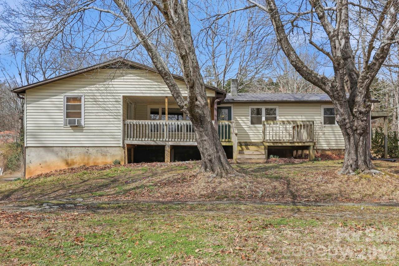 180 Whispering Pines Drive - Photo 1