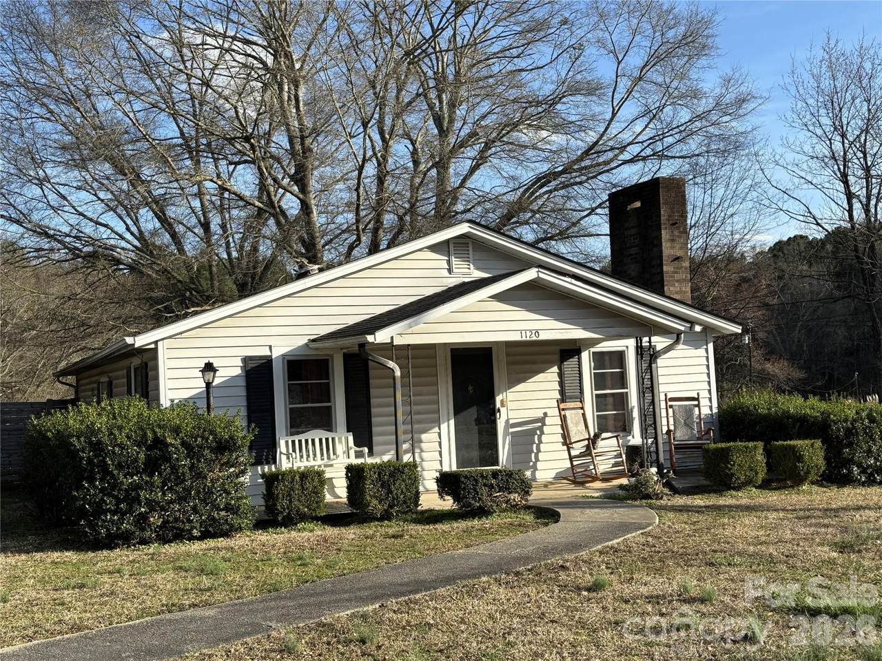 1120 Main Street - Photo 1
