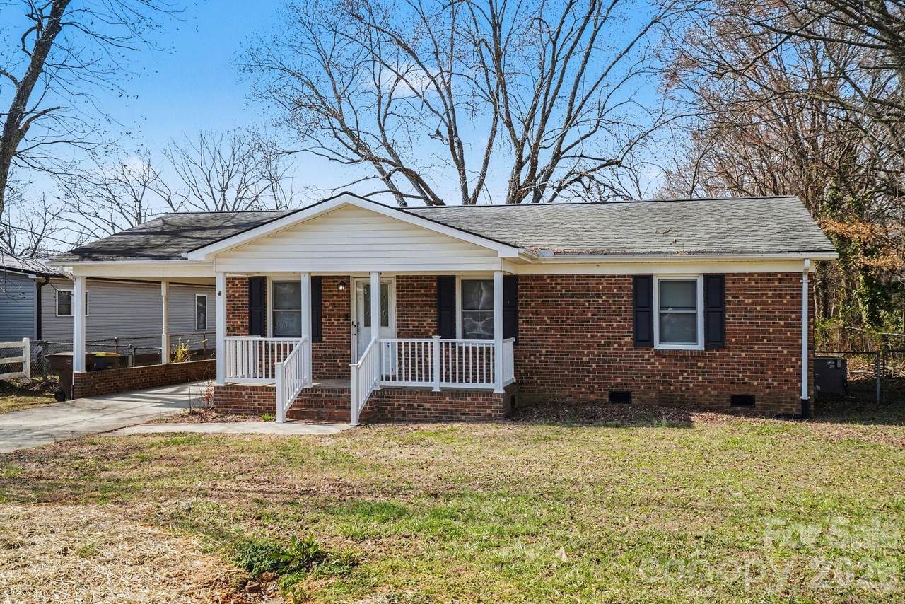 1004 Oakwood Avenue - Photo 1