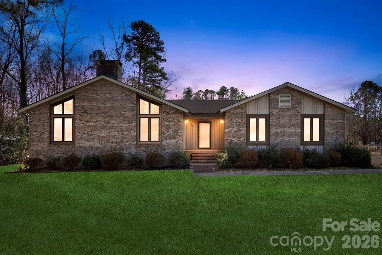 2010 Sprucewood Street - Photo 1