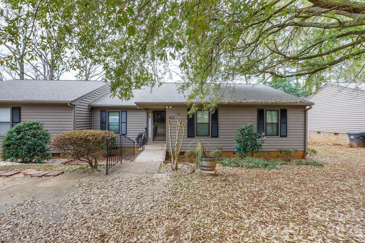 968 Cranberry Circle - Photo 1