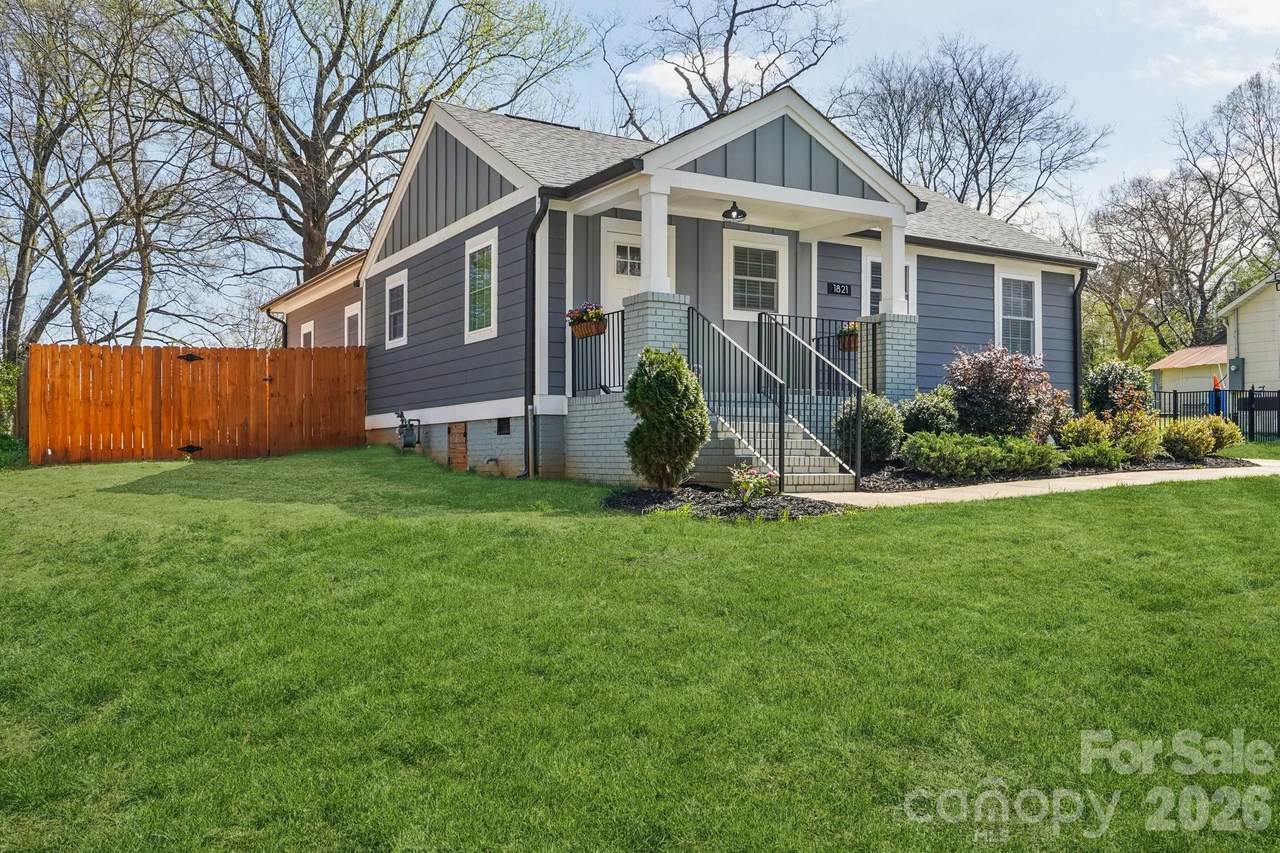 1821 Garibaldi Avenue - Photo 1