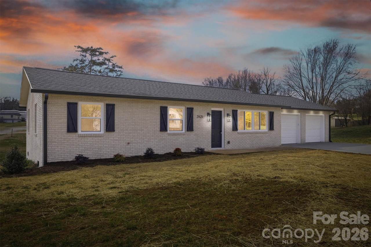 2621 Fairwood Drive - Photo 1