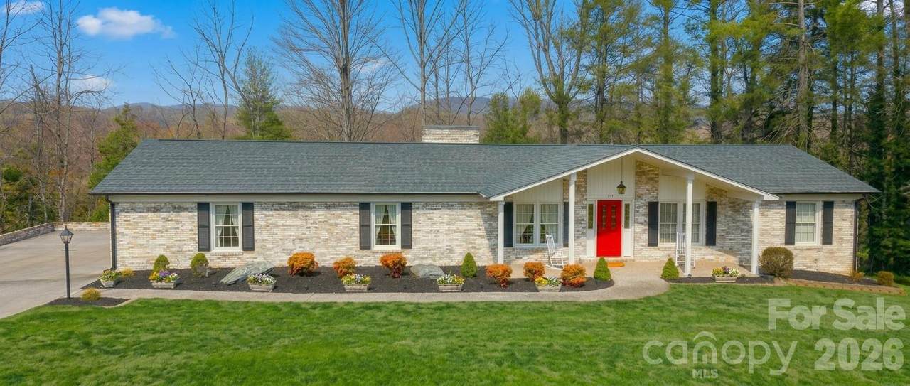 1015 Woodbine Place - Photo 1