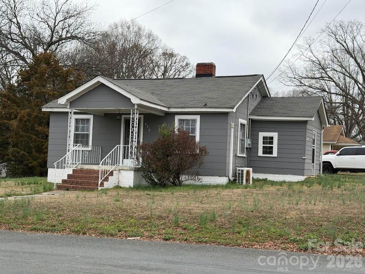 602 Ross Street - Photo 1