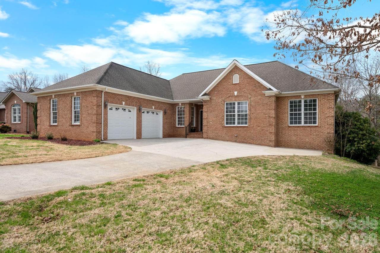 215 Browning Drive - Photo 1