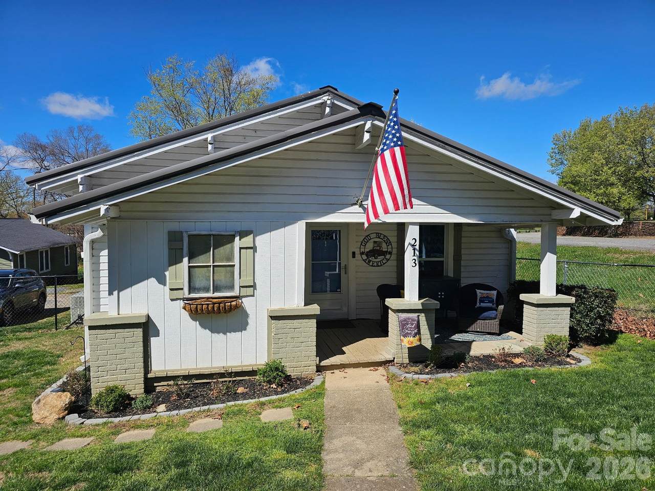 213 Colombo Street - Photo 1